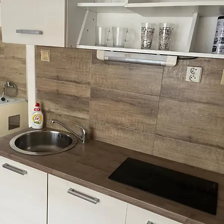 Old Town Apartment *